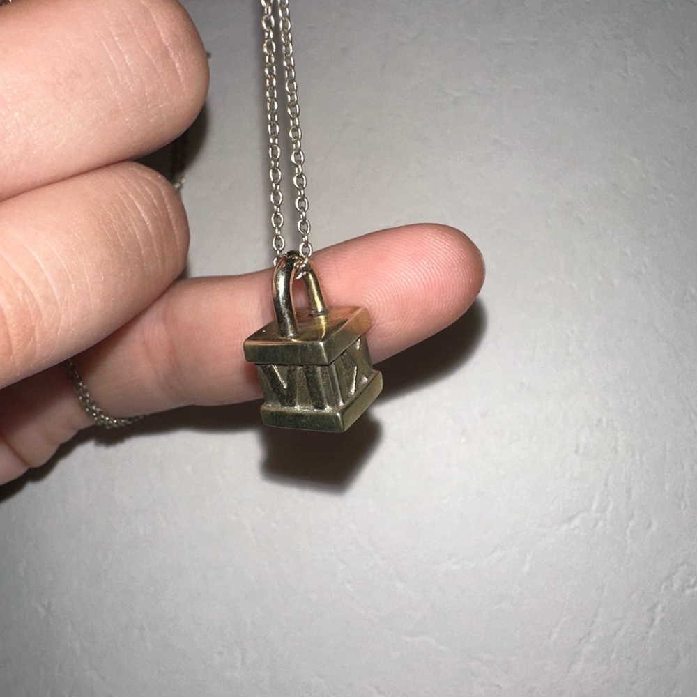 Tiffany Atlas 2004 Pendant Necklace